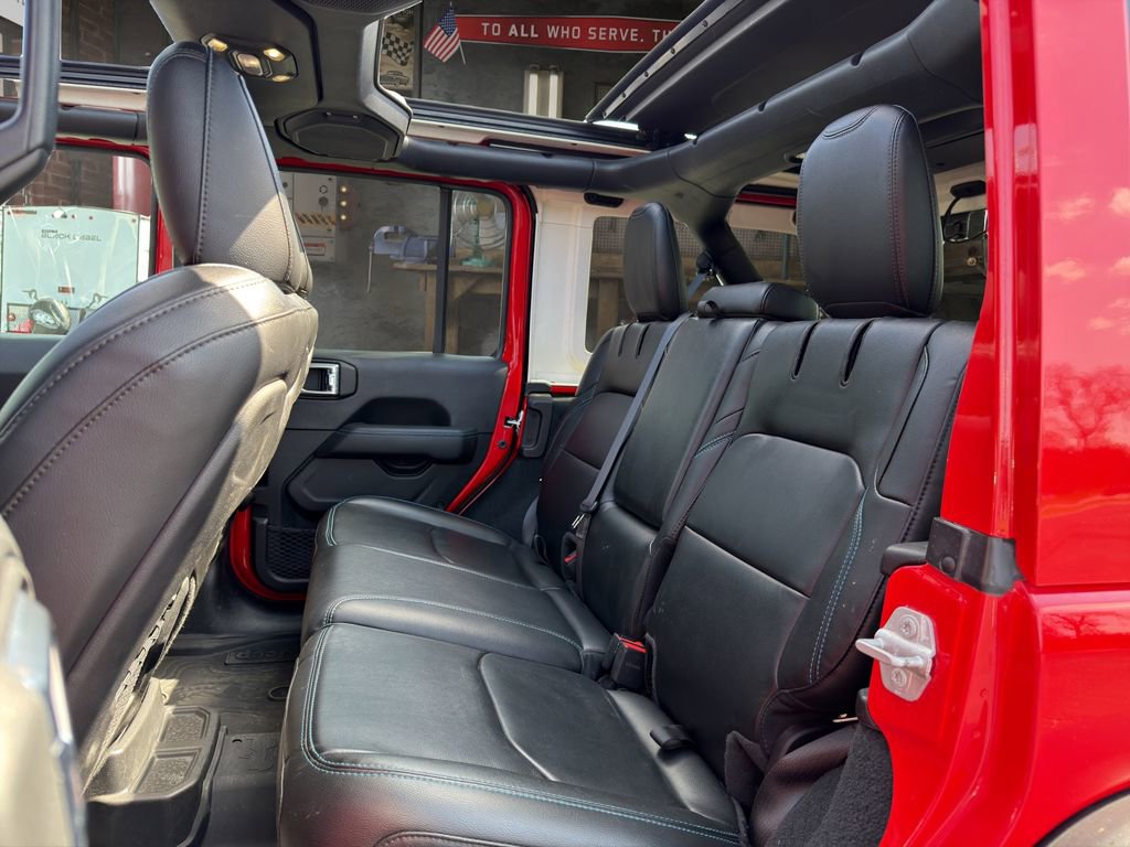 Used 2022 Jeep Wrangler Unlimited Rubicon 4xe w/ Cold Weather Group AWD/4WD image 14