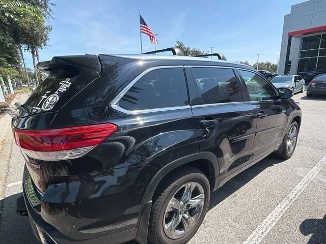 Used 2019 Toyota Highlander Limited Platinum AWD/4WD image 2