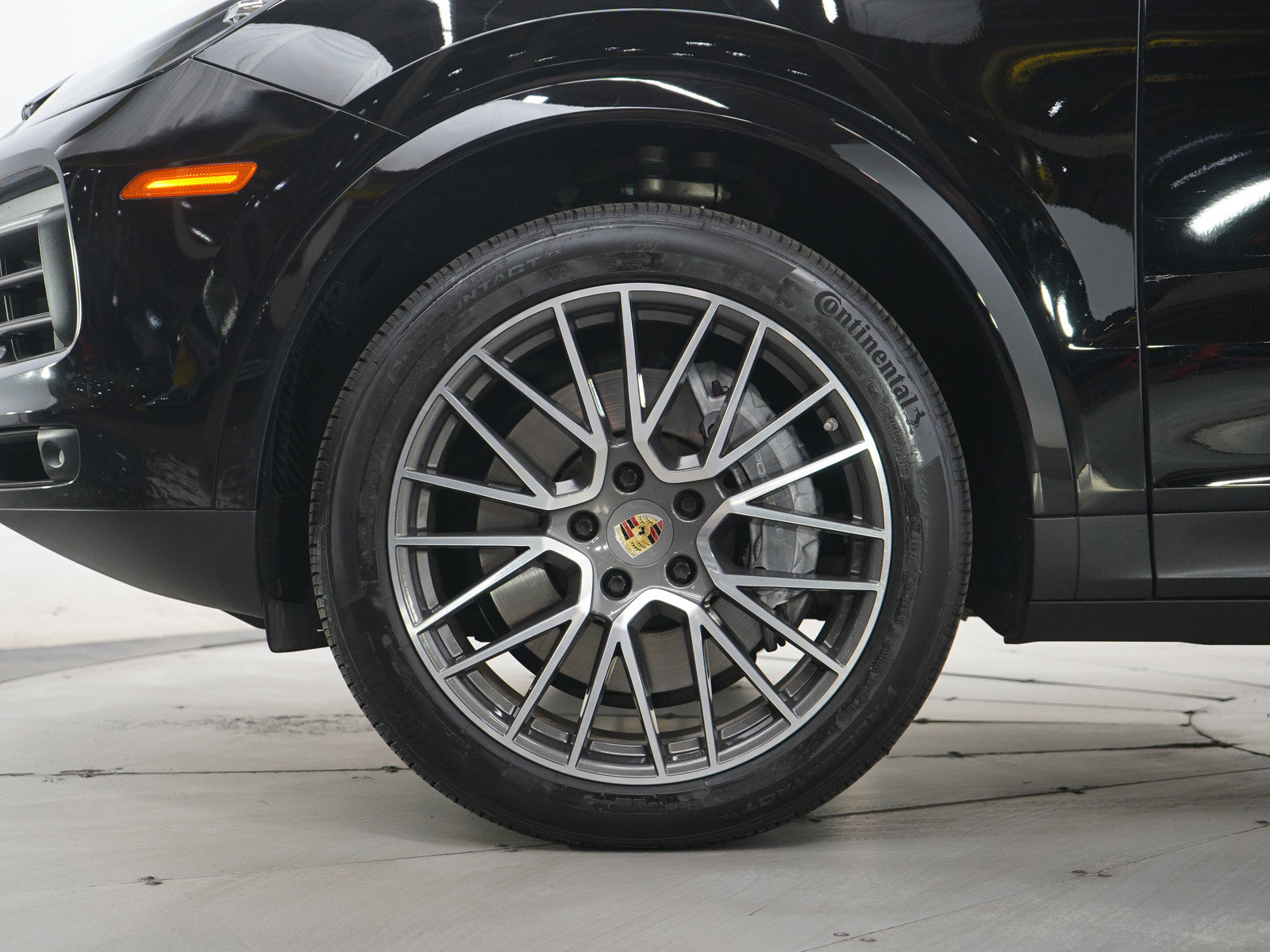Used 2022 Porsche Cayenne AWD/4WD image 31