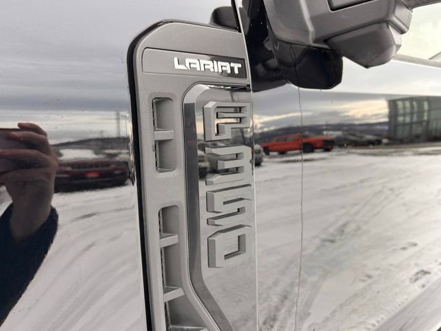 Used 2025 Ford F350 Lariat w/ Black Appearance Package image 9