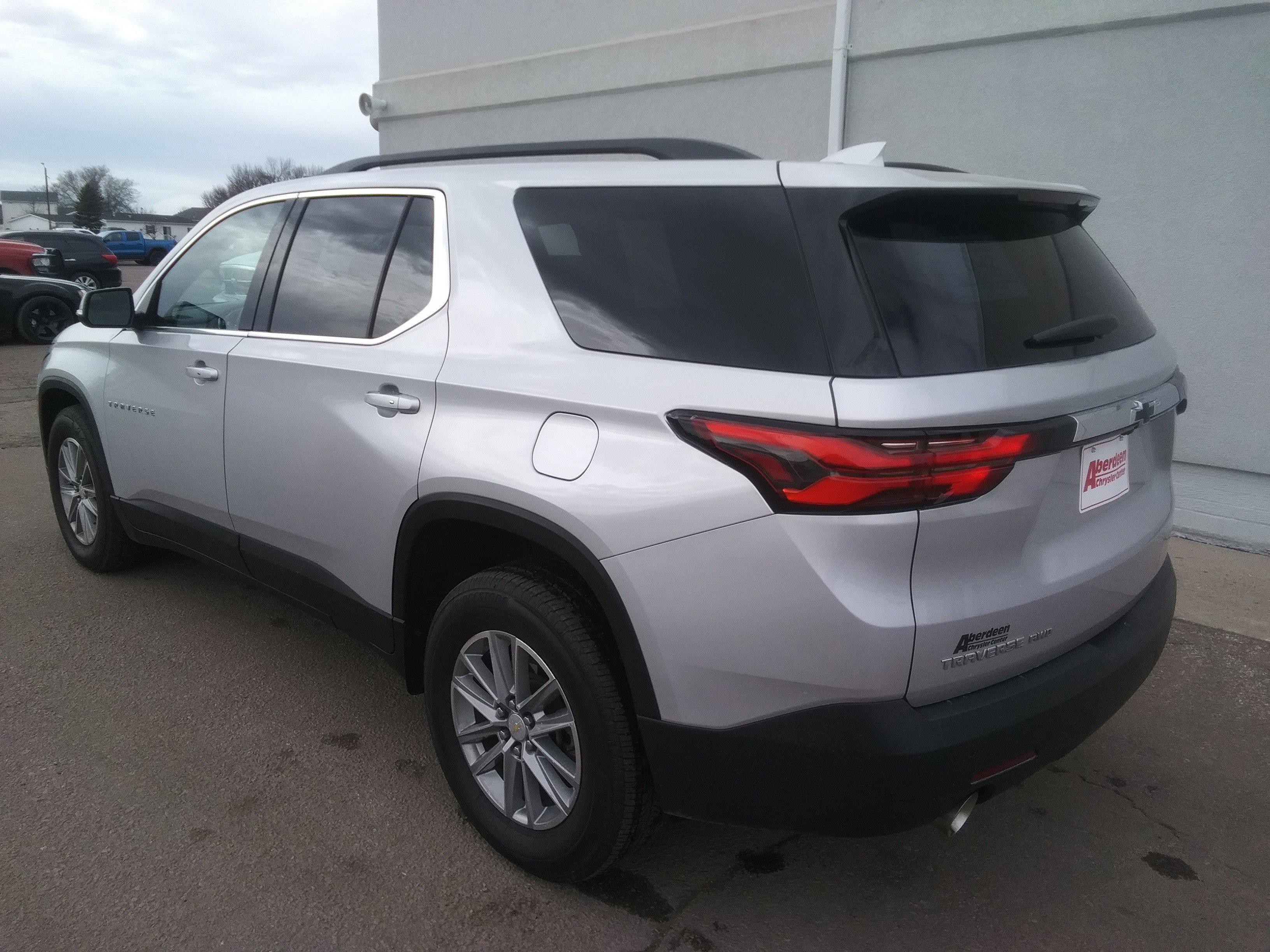 Used 2022 Chevrolet Traverse LT image 7