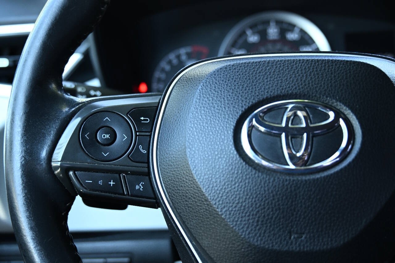Used 2021 Toyota Corolla SE w/ Carpet Mat Package (TMS) FWD image 19