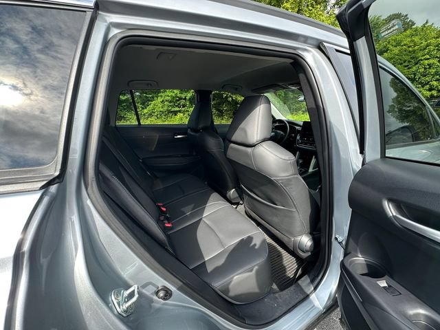 Used 2023 Toyota Corolla Cross XLE FWD image 17