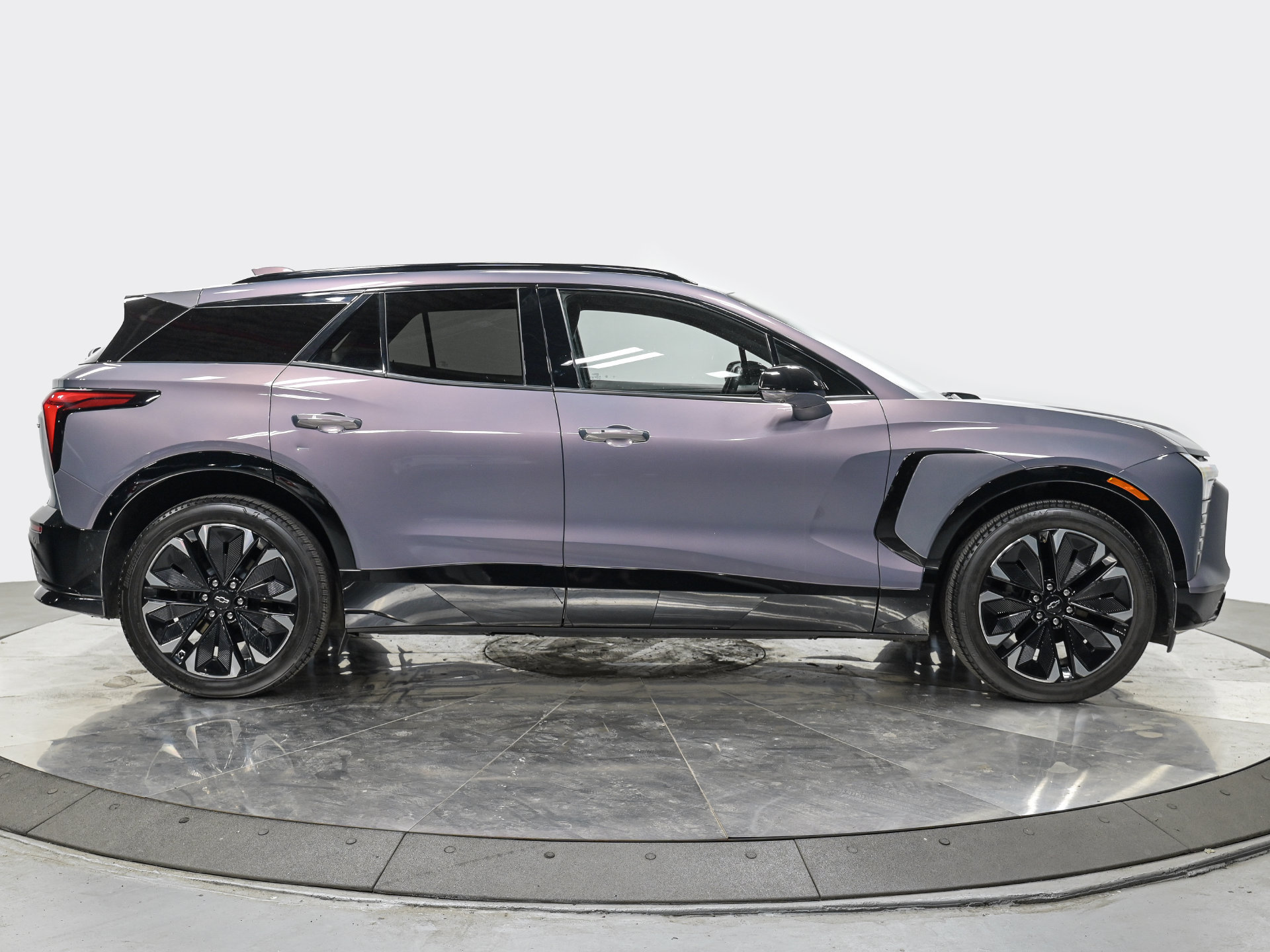 Used 2024 Chevrolet Blazer EV RS RWD image 8