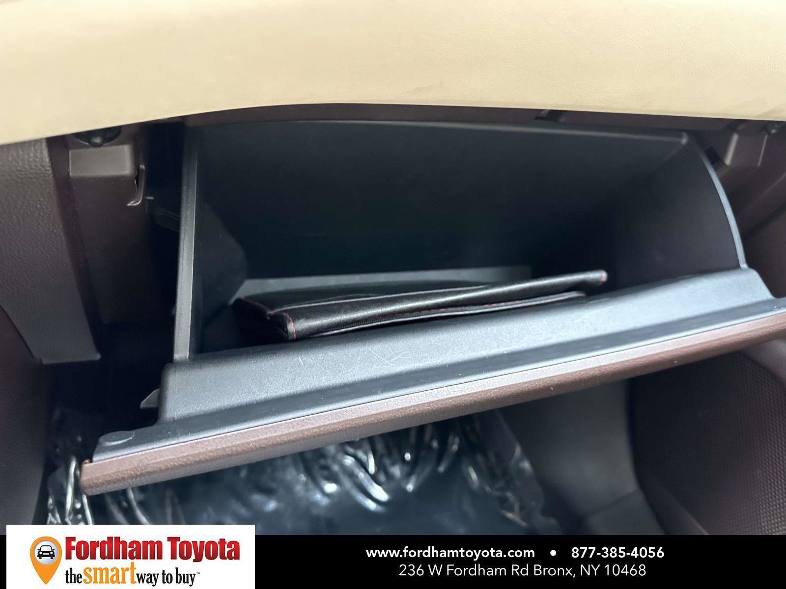 Used 2022 Toyota Highlander XLE image 28