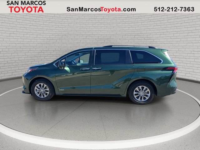 Used 2021 Toyota Sienna XLE image 8