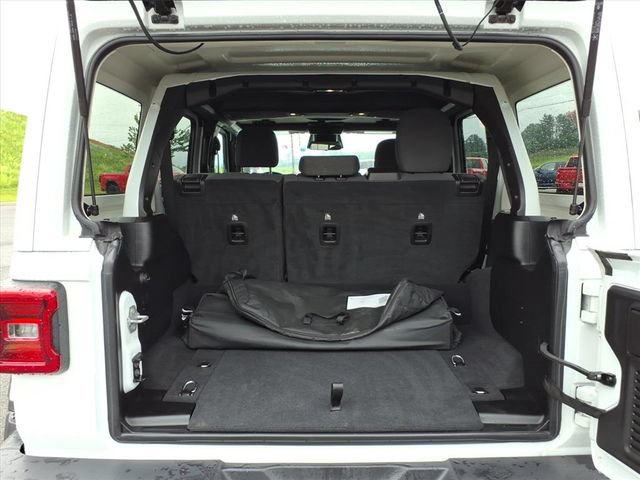 Used 2025 Jeep Wrangler Unlimited Sahara w/ Safety Group AWD/4WD image 6