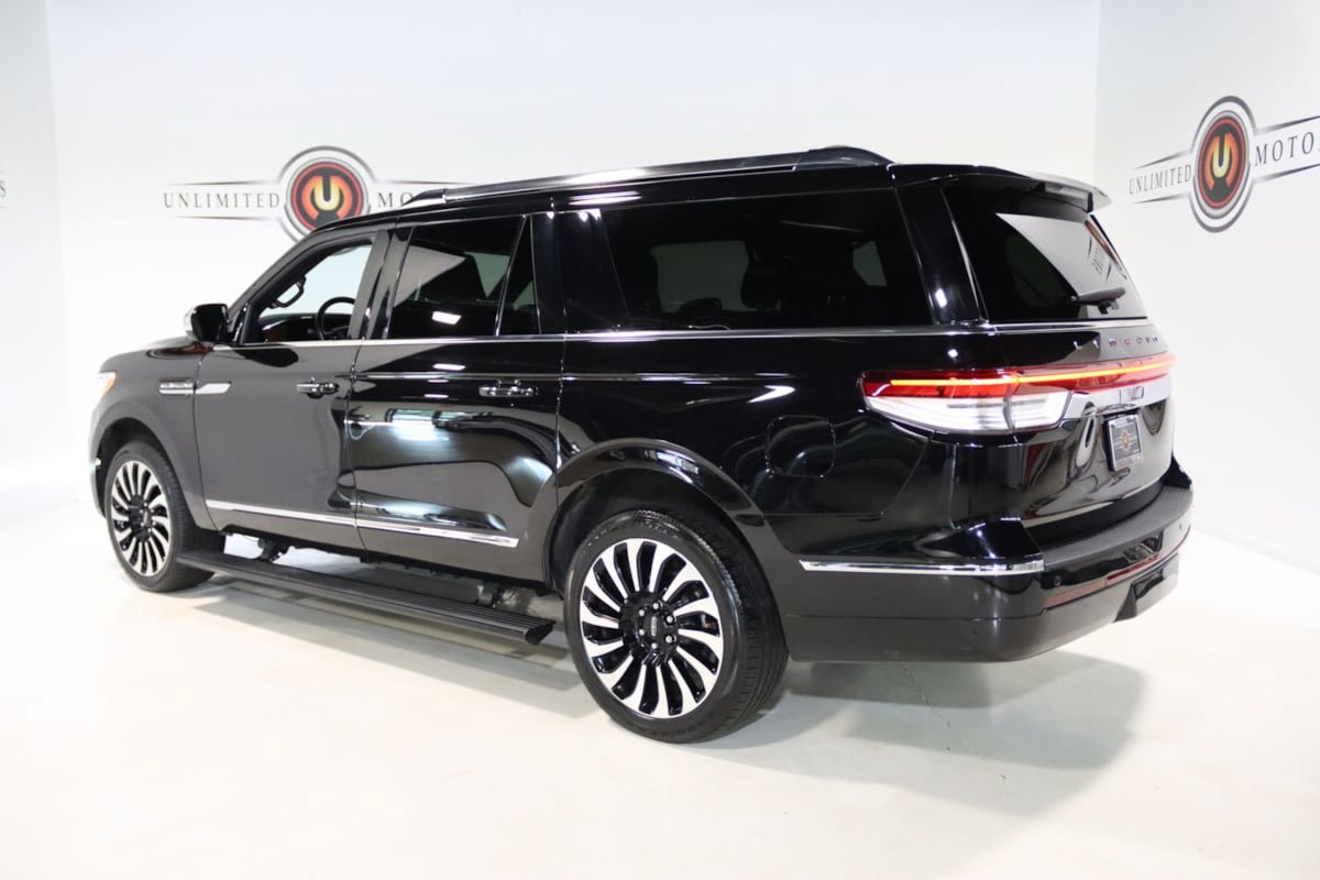 Used 2024 Lincoln Navigator L Black Label AWD/4WD image 3
