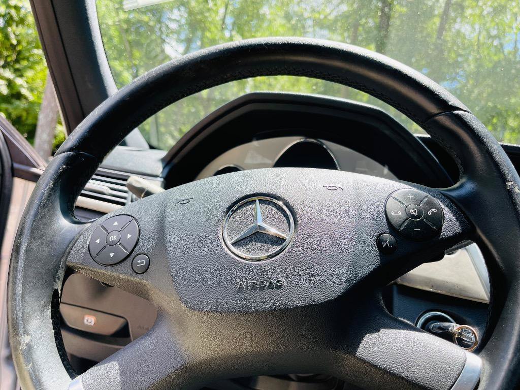 Used 2010 Mercedes-Benz E 350 Sedan image 27