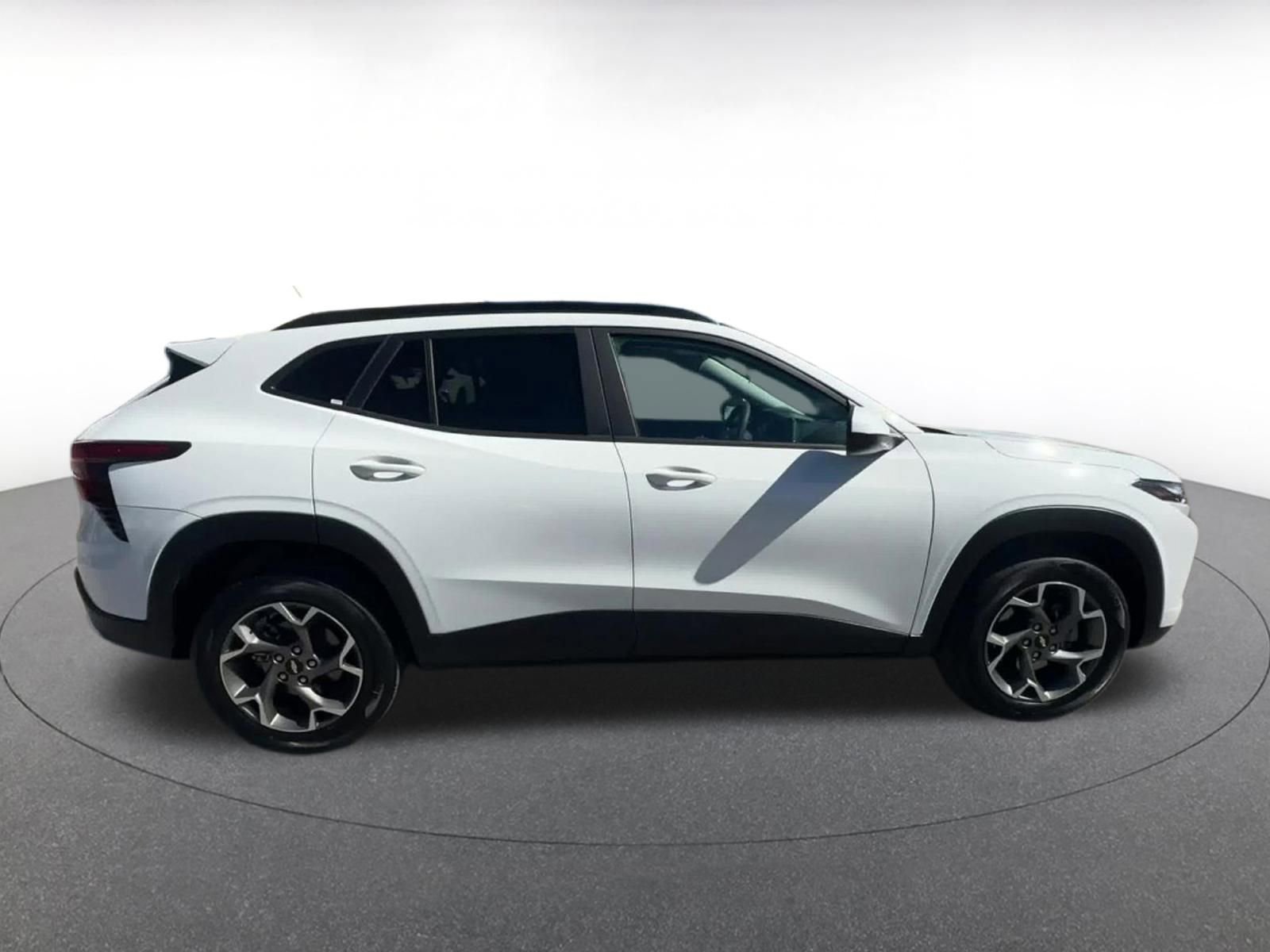 Used 2025 Chevrolet Trax LT image 16