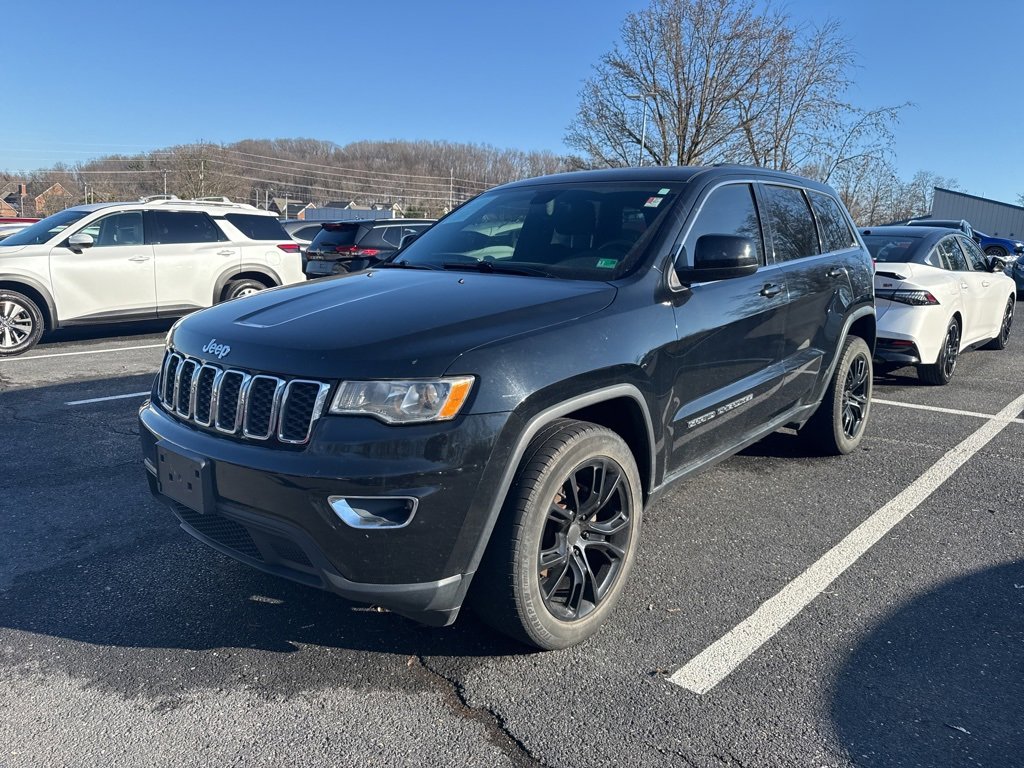 Used 2017 Jeep Grand Cherokee Laredo image 2