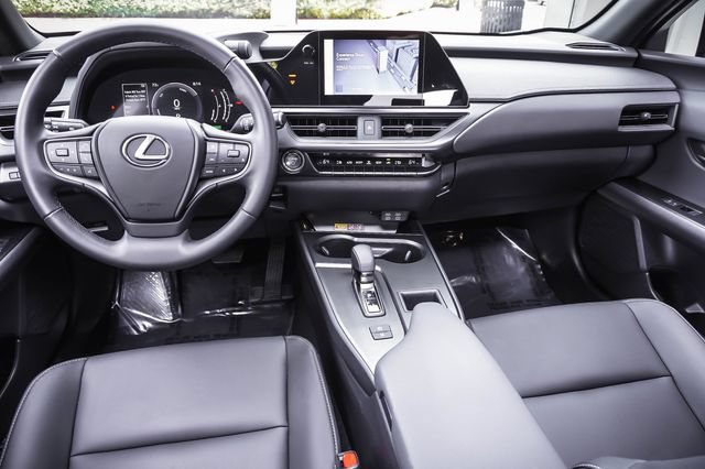 Certified 2025 Lexus UX 300h FWD w/ Accessory Package (Z2) image 19