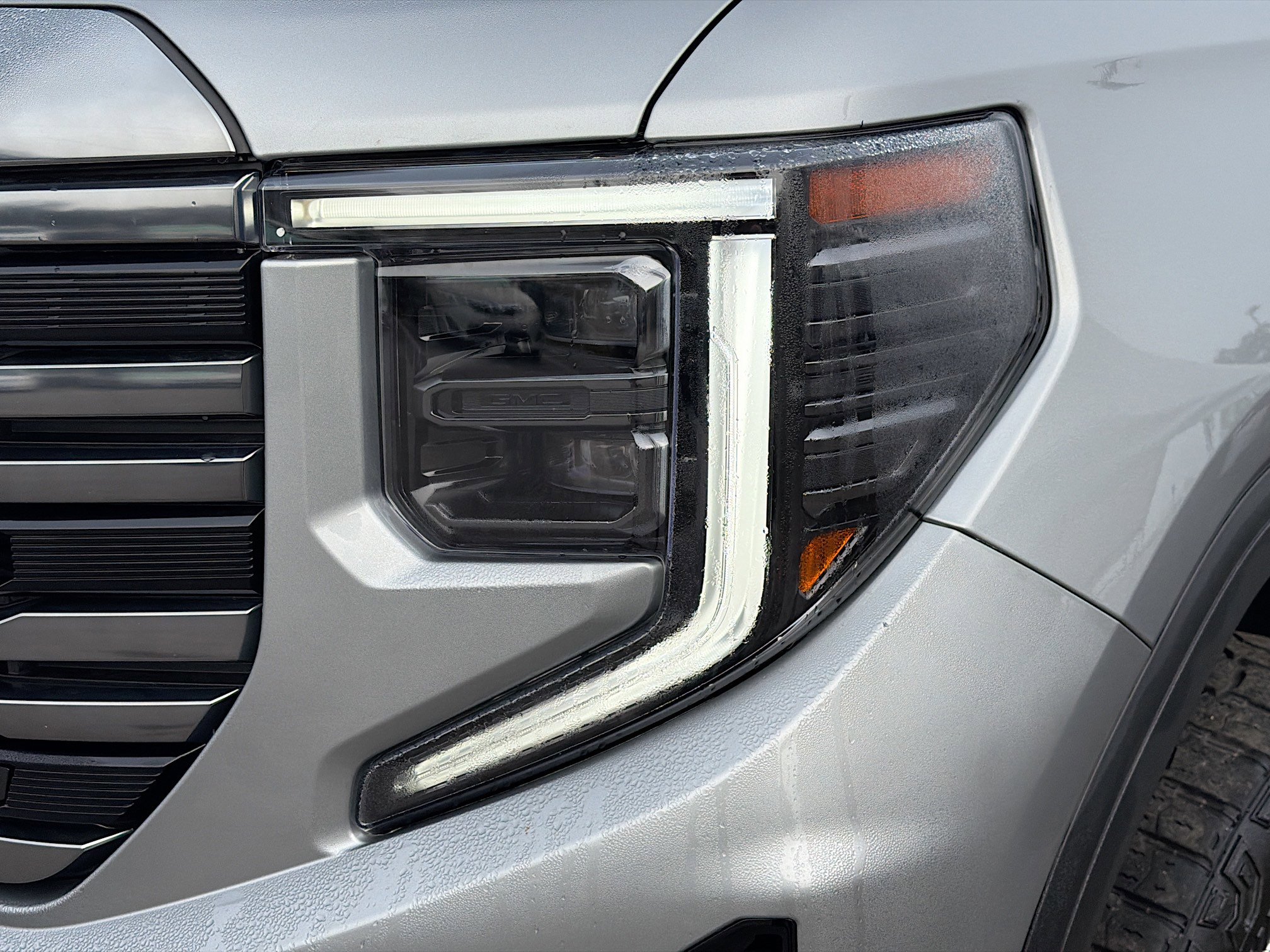 Used 2024 GMC Sierra 1500 AT4 w/ Technology Package image 9