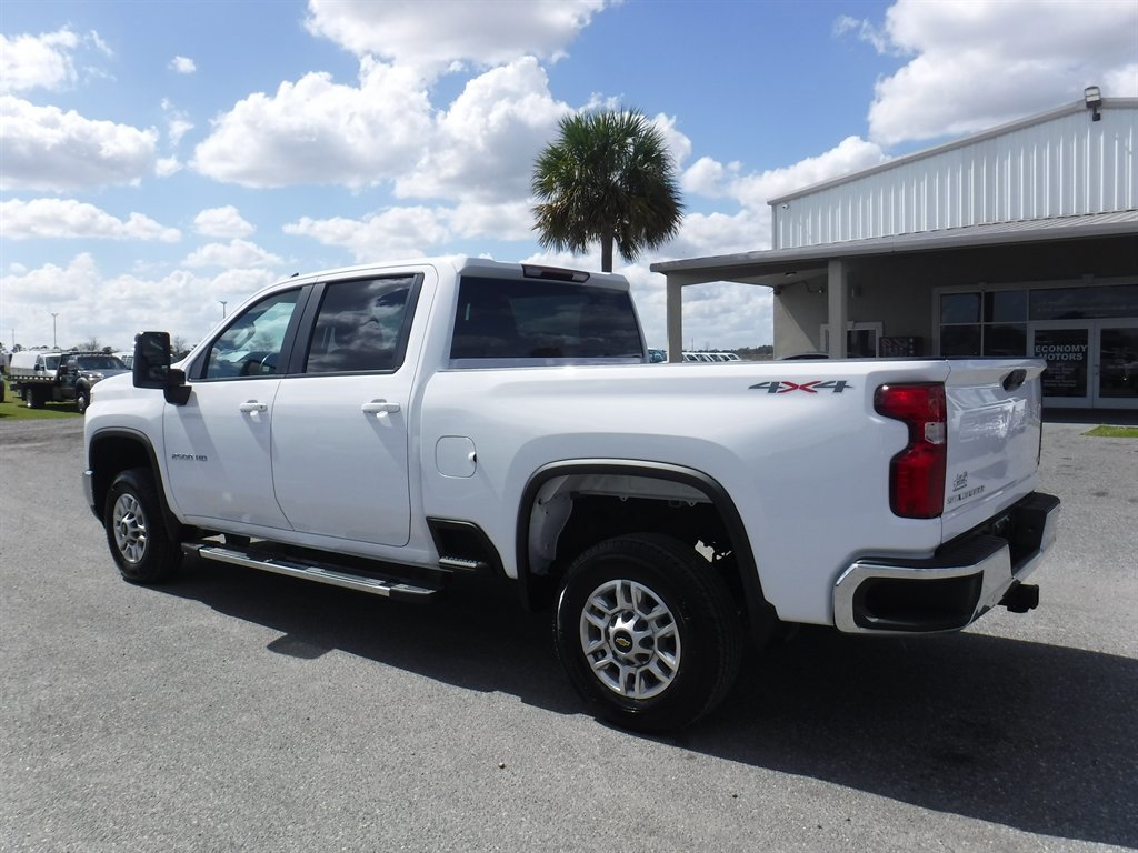Used 2024 Chevrolet Silverado 2500 LT AWD/4WD image 8