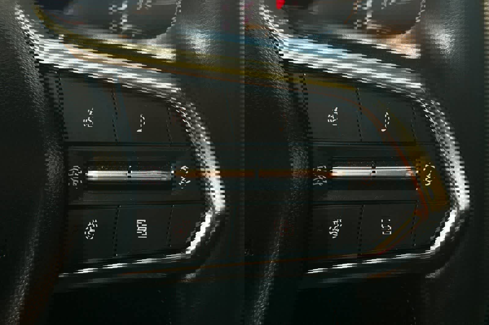 Used 2025 Chevrolet Traverse Z71 w/ Driver Confidence Package image 30