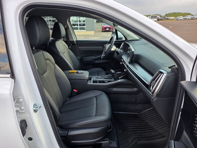 Used 2025 Kia Sorento S AWD/4WD image 15