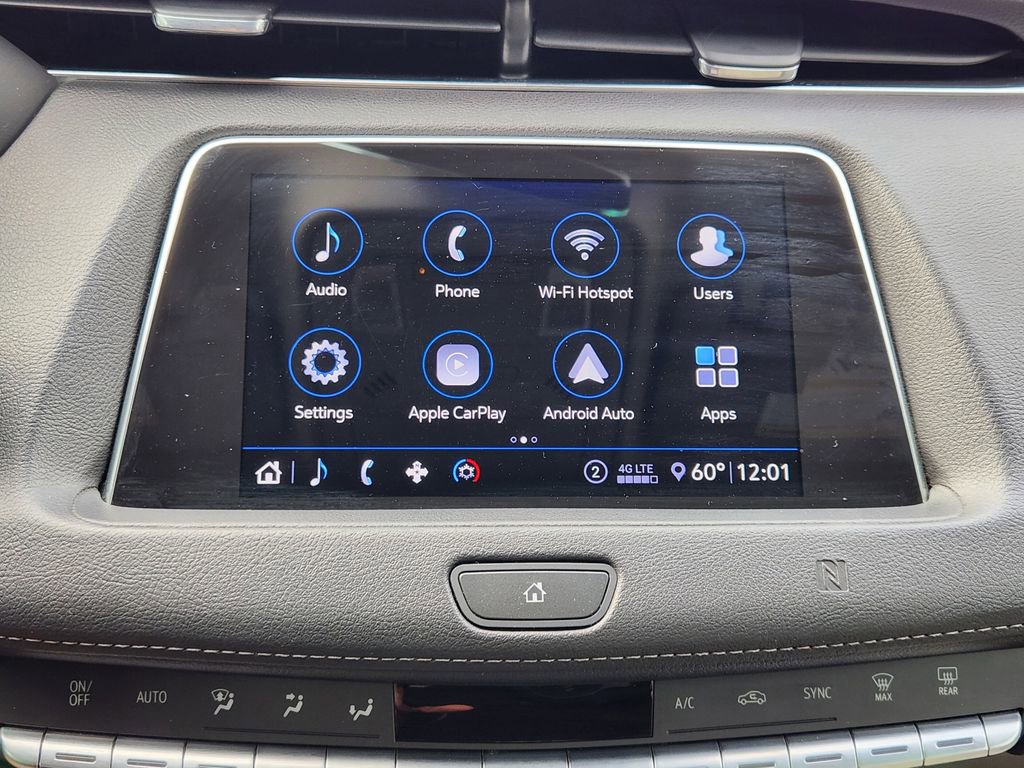 Used 2020 Cadillac XT4 Luxury w/ Cold Weather Package image 16