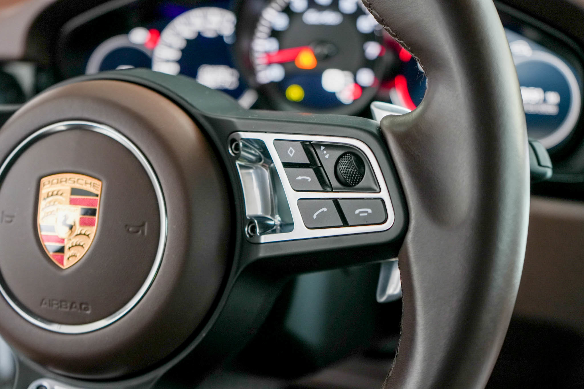 Used 2020 Porsche Cayenne Turbo AWD/4WD image 28