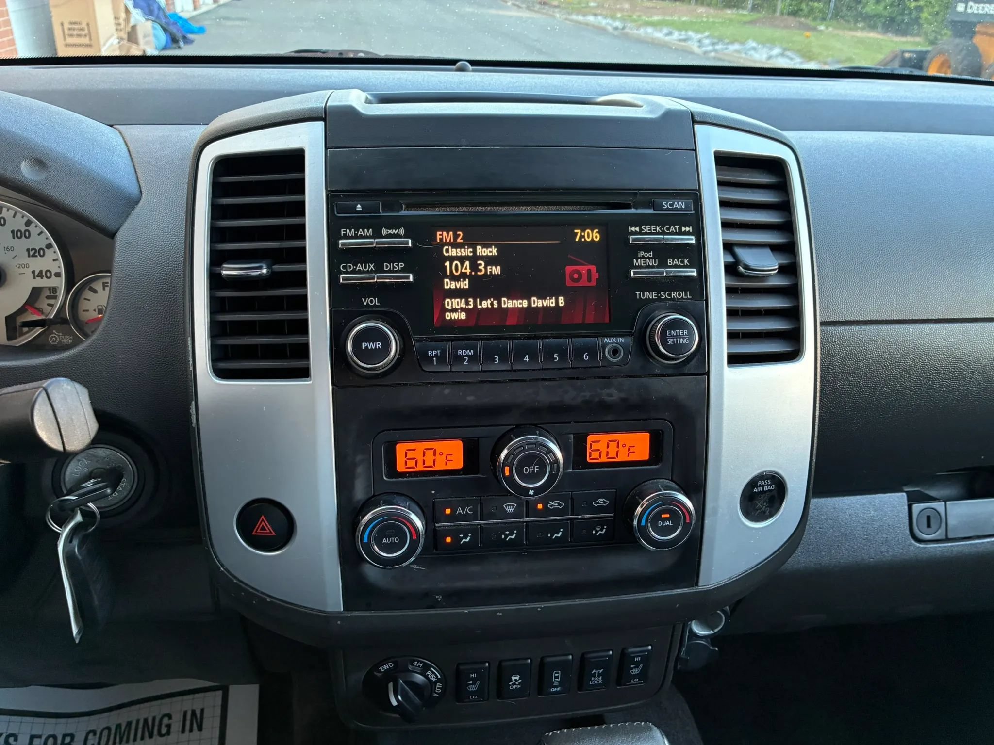 Used 2014 Nissan Frontier PRO-4X AWD/4WD image 19