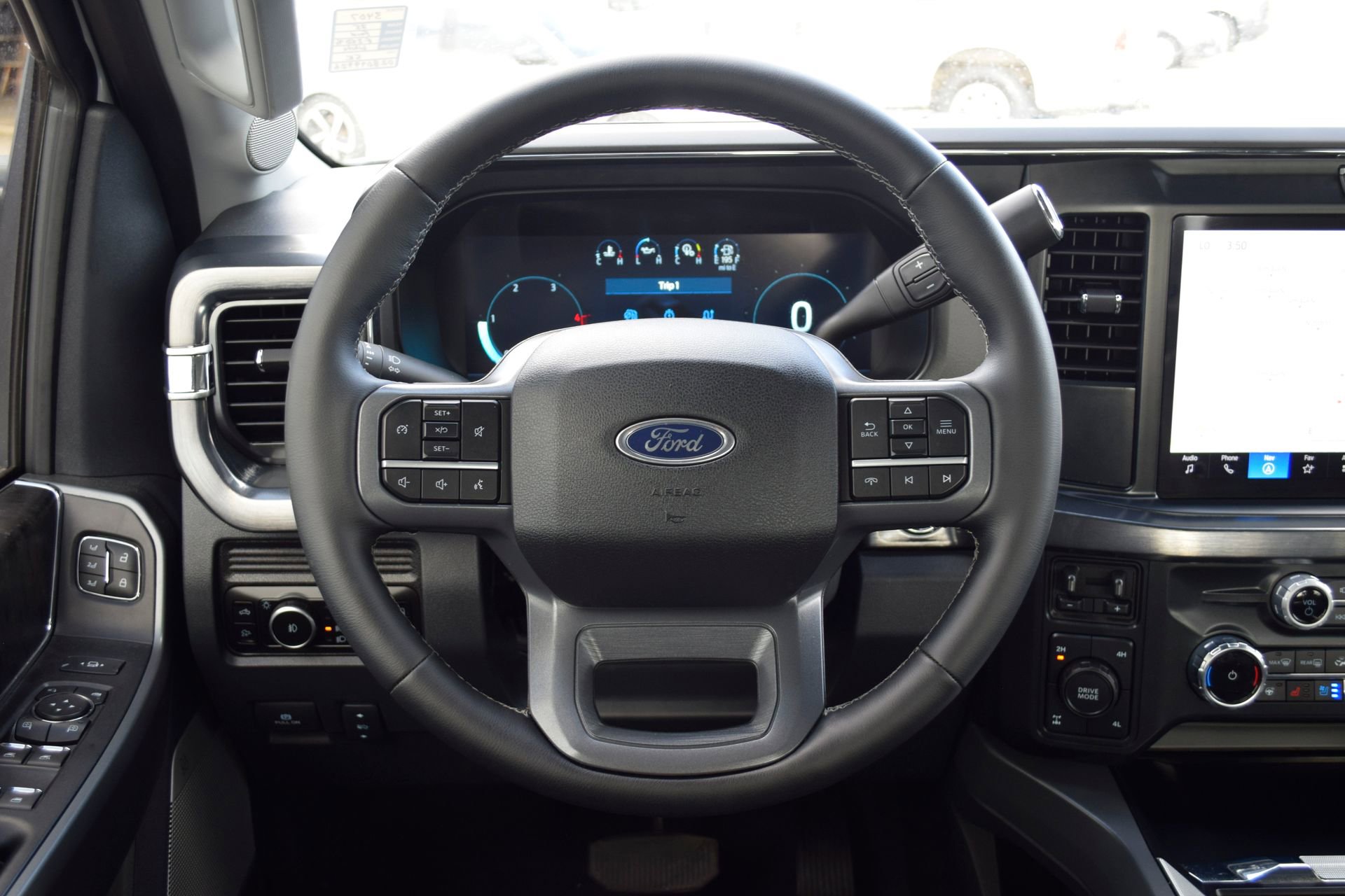 Used 2025 Ford F350 Lariat w/ FX4 Off-Road Package image 8