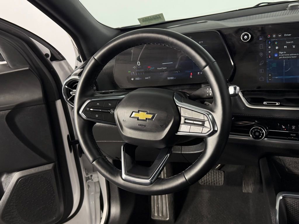 Used 2025 Chevrolet Equinox LT image 11