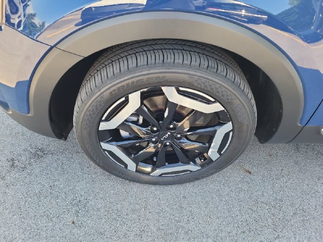 Certified 2024 Kia Telluride S w/ S Sunroof Package AWD/4WD image 12