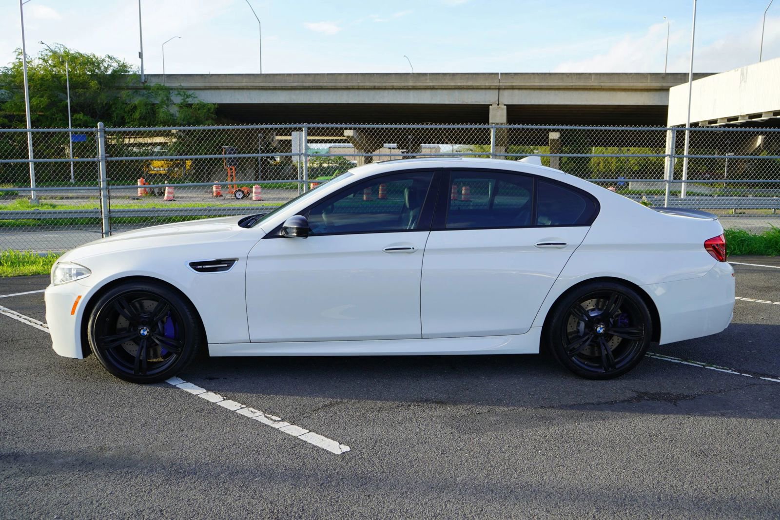 Used 2016 BMW M5 image 2