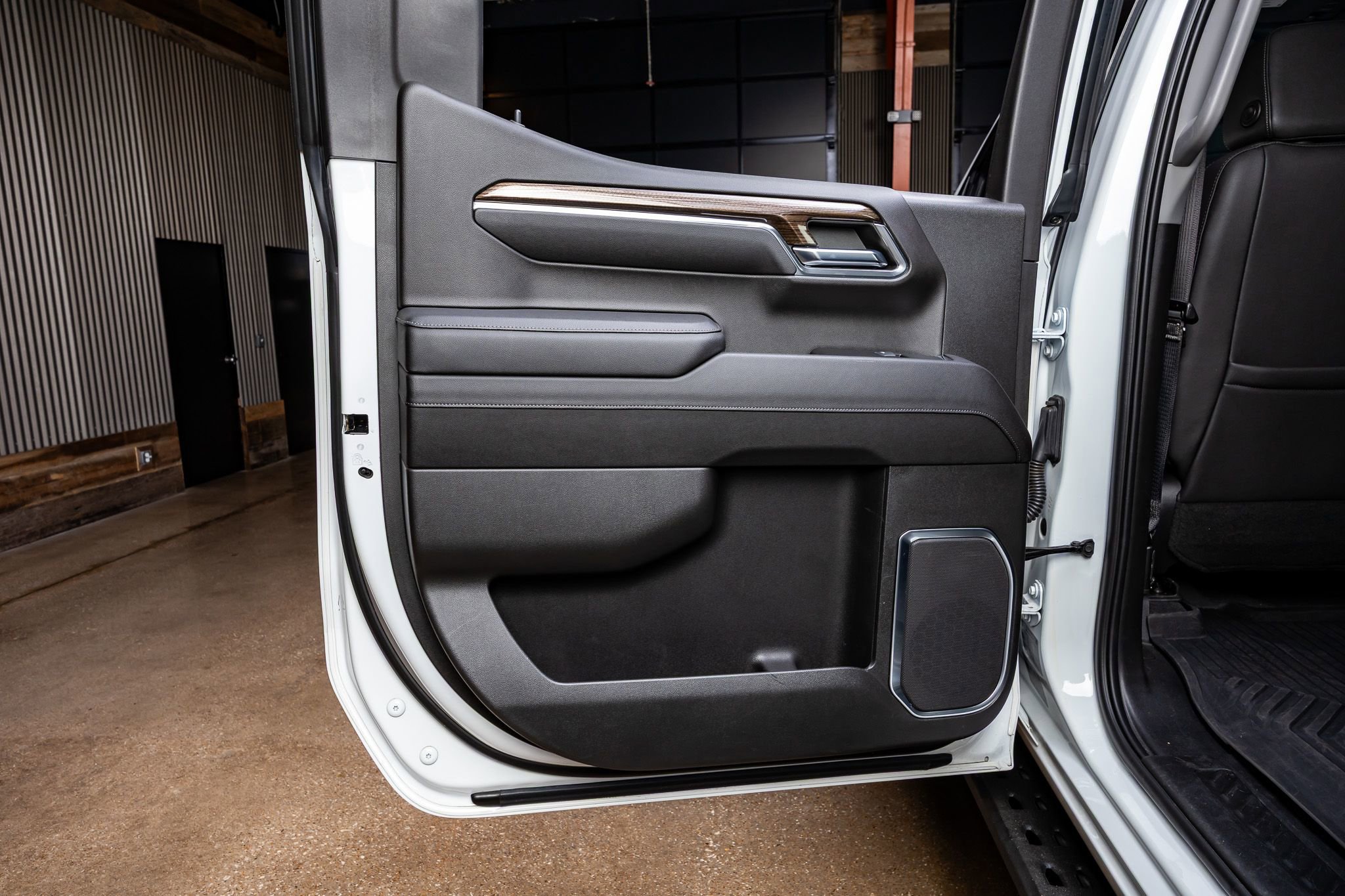 Used 2023 Chevrolet Silverado 1500 LT Trail Boss w/ LT Trail Boss Premium Package image 38