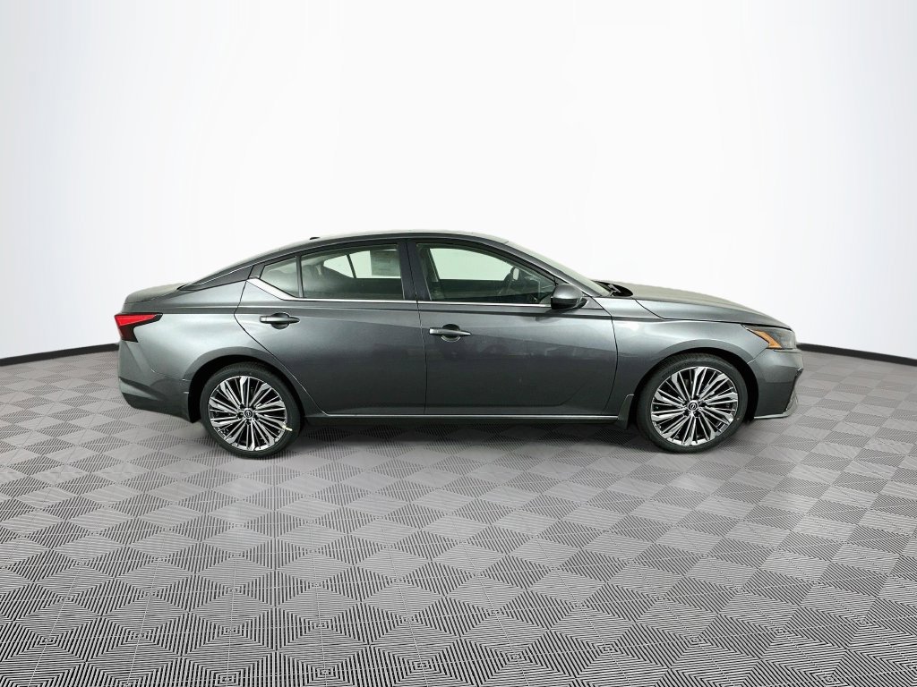 New 2026 Nissan Altima 2.5 SV FWD image 11