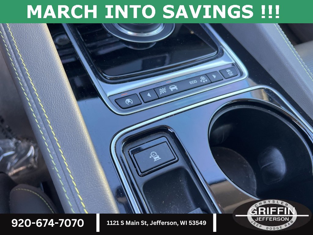 Used 2017 Jaguar F-PACE R-Sport image 23