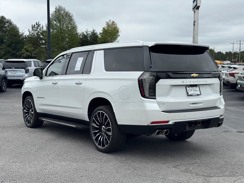 Used 2025 Chevrolet Suburban High Country AWD/4WD image 5