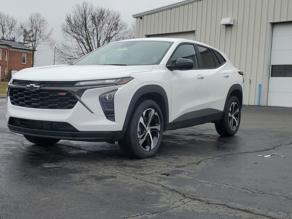 Used 2024 Chevrolet Trax RS image 3