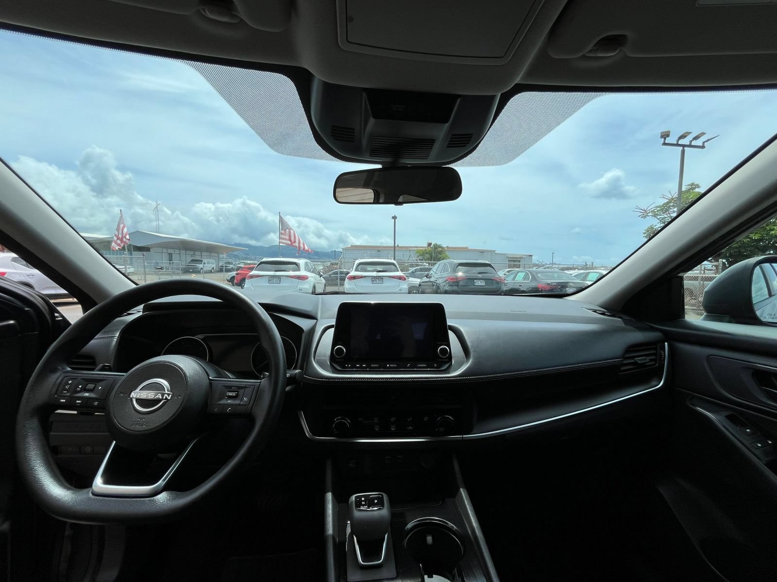 Used 2024 Nissan Rogue S AWD/4WD image 31