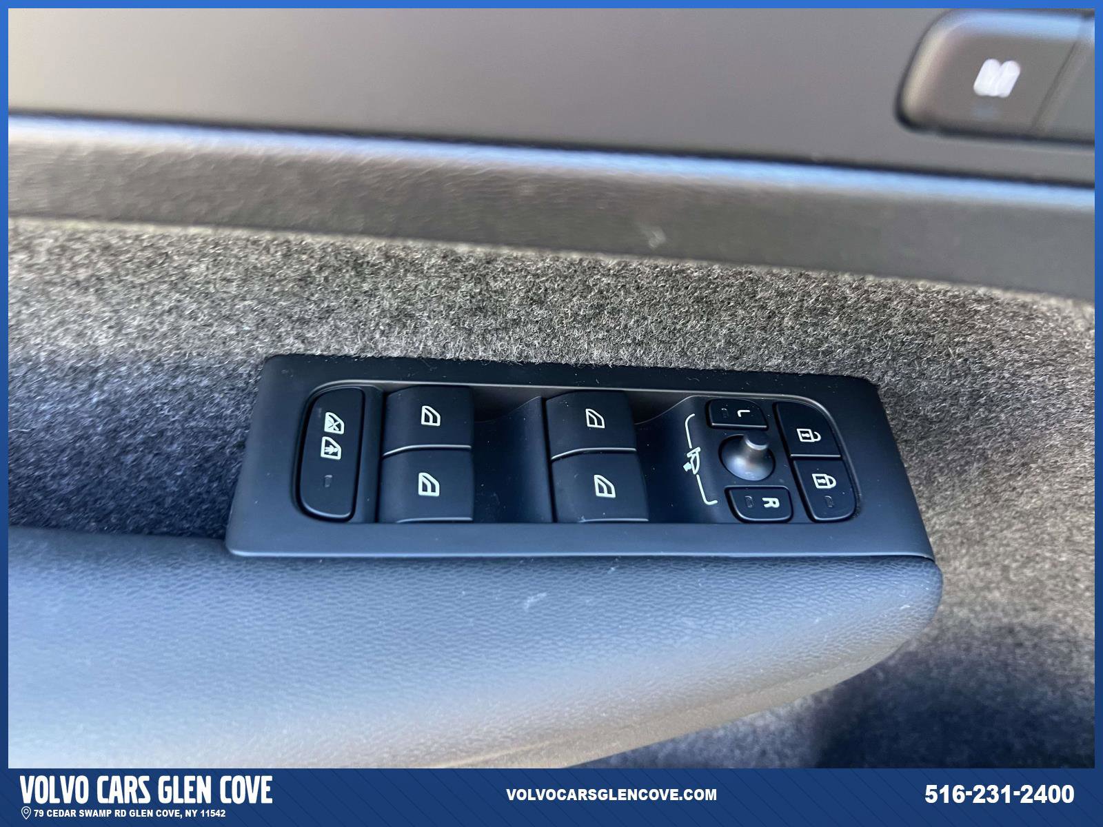 Used 2025 Volvo XC40 B5 Ultra w/ Protection Package Premier image 16