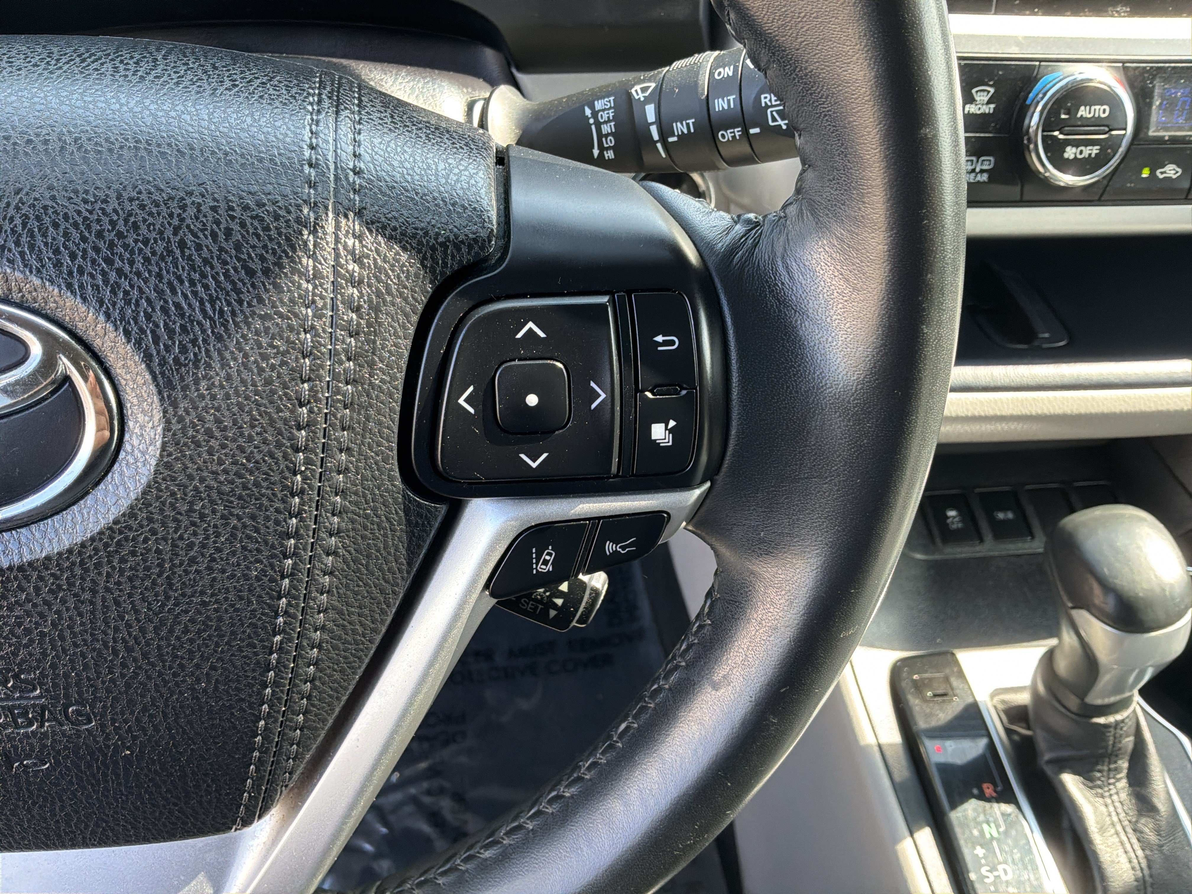 Used 2018 Toyota Highlander Limited FWD image 20