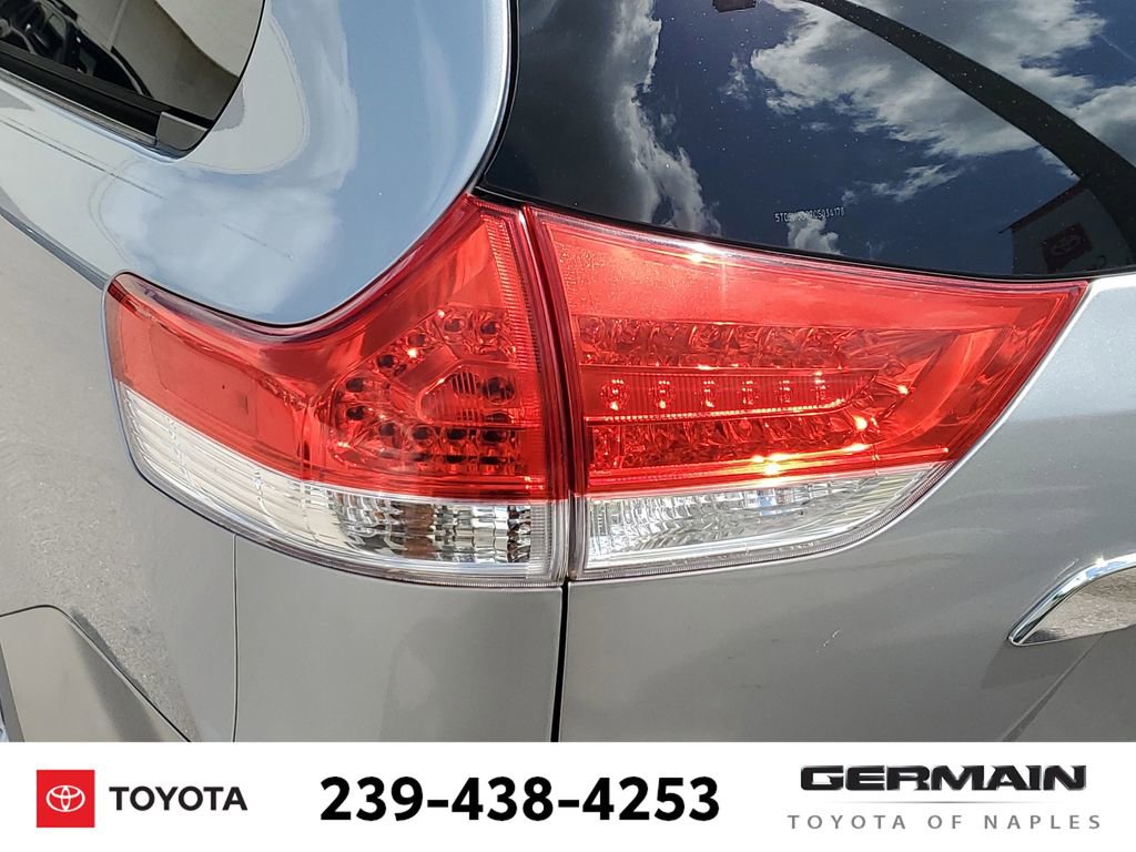 Used 2012 Toyota Sienna Limited w/ Premium Pkg image 16