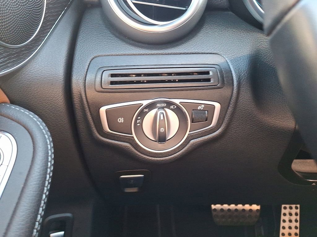 Used 2022 Mercedes-Benz GLC 300 GLC 300 image 28