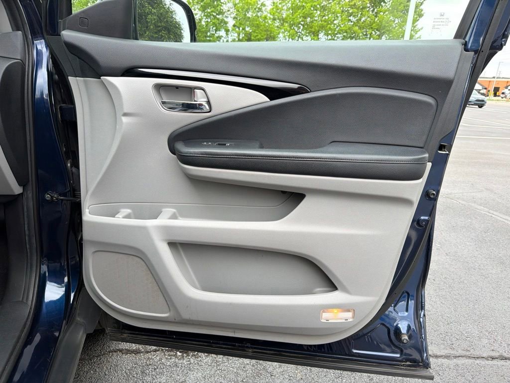 Certified 2020 Honda Pilot Touring image 25