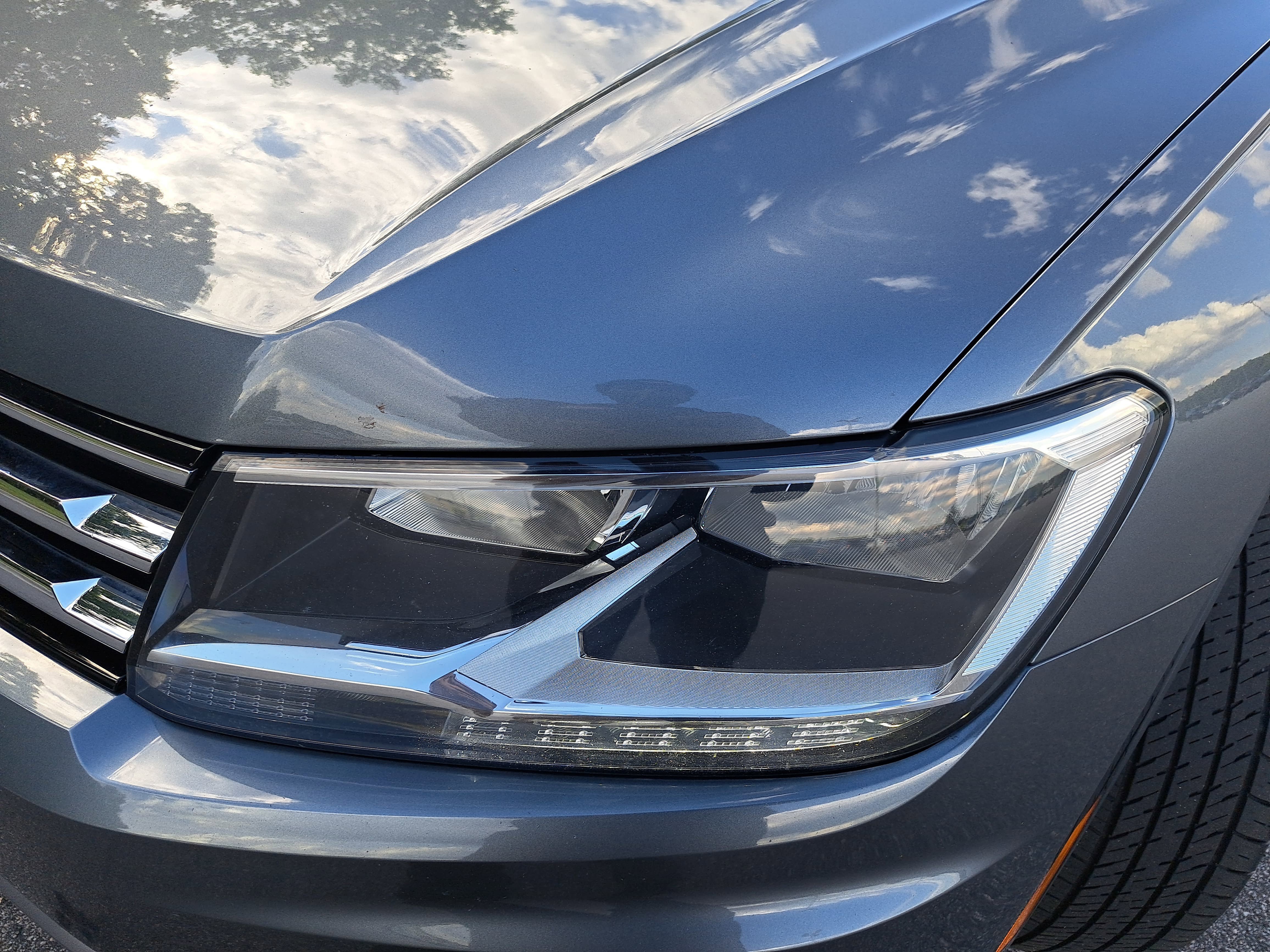 Used 2018 Volkswagen Tiguan SE w/ Panoramic Sunroof Package AWD/4WD image 28