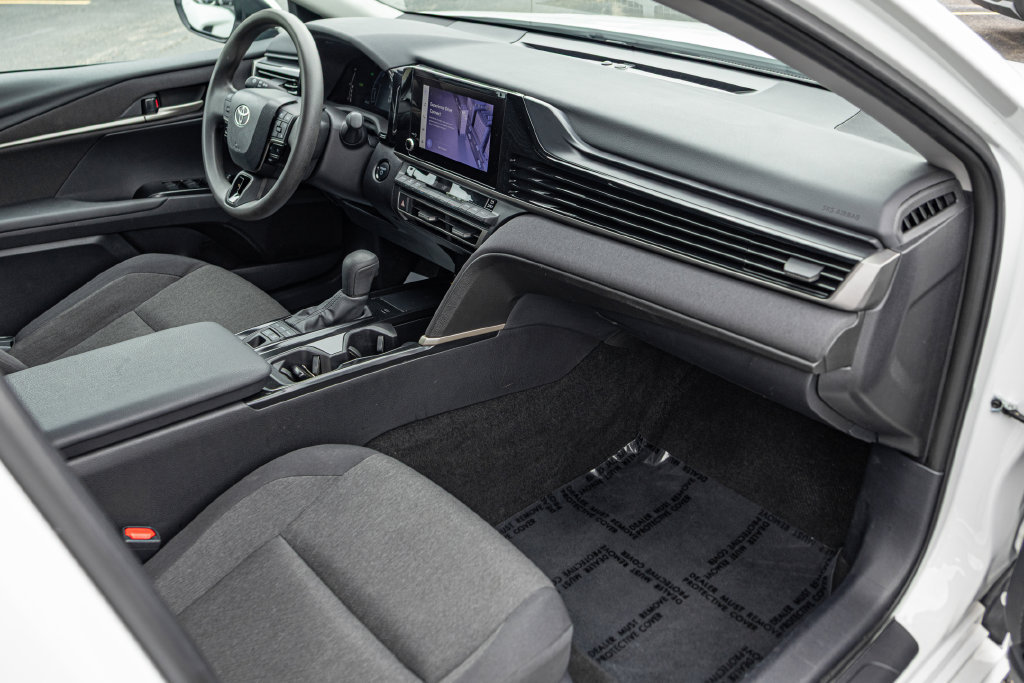 Used 2025 Toyota Camry LE FWD image 30