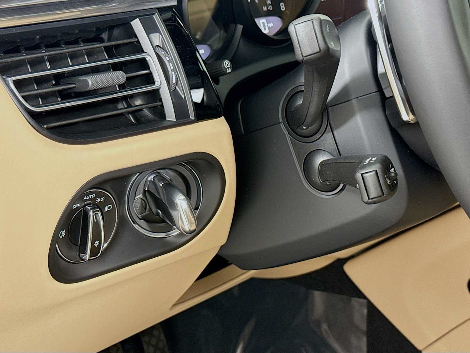 New 2026 Porsche Macan AWD/4WD image 14