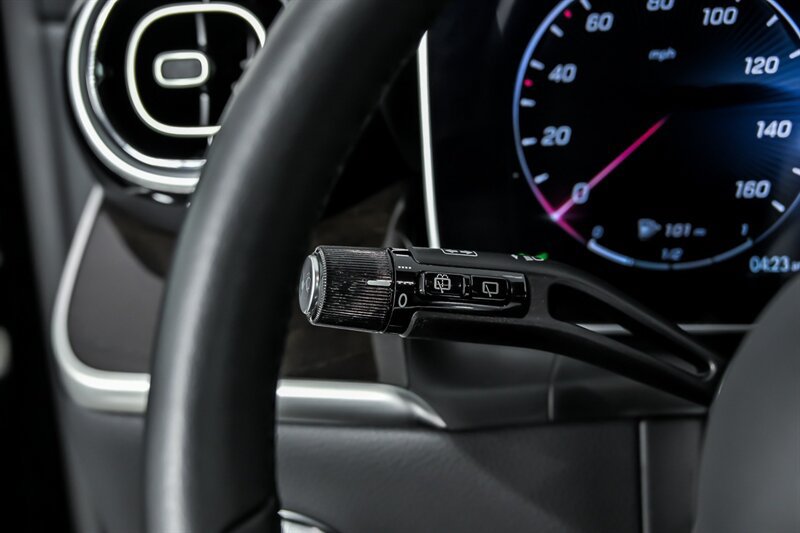 Used 2023 Mercedes-Benz GLC 300 4MATIC image 23