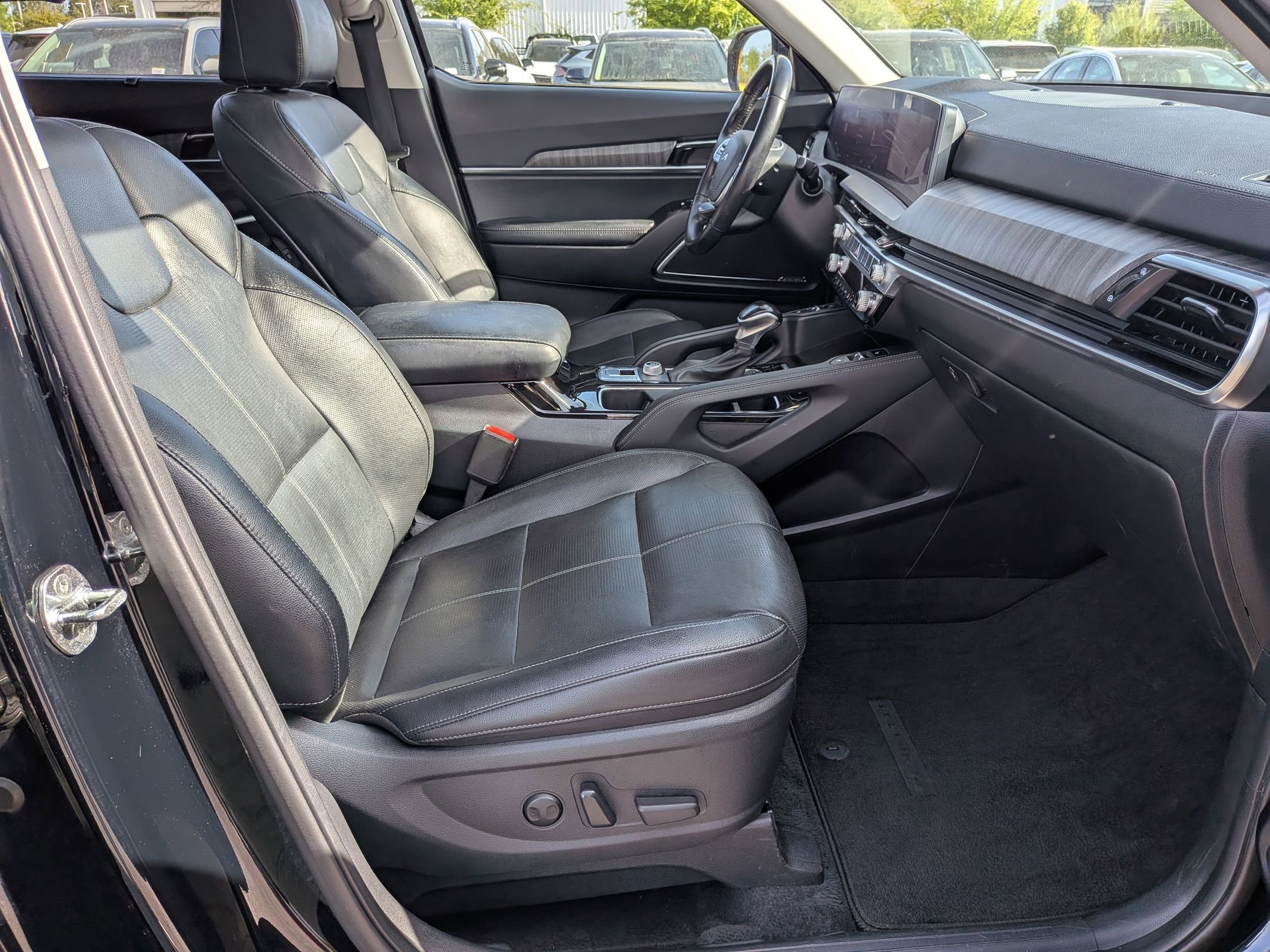 Used 2023 Kia Telluride SX image 39