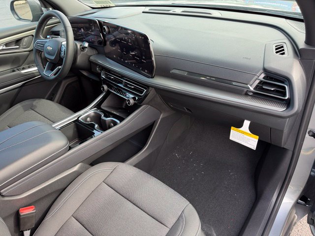 New 2027 Chevrolet Traverse LT w/ Driver Confidence Package FWD image 27