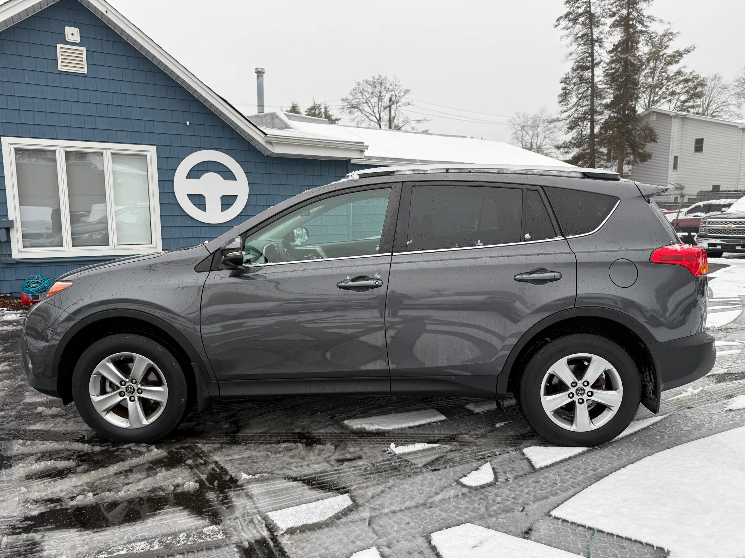 Used 2015 Toyota RAV4 XLE image 9