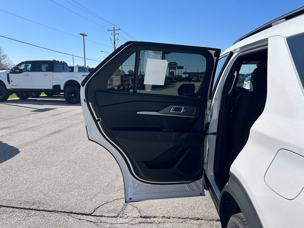 New 2026 Ford Explorer ST-Line AWD/4WD image 16