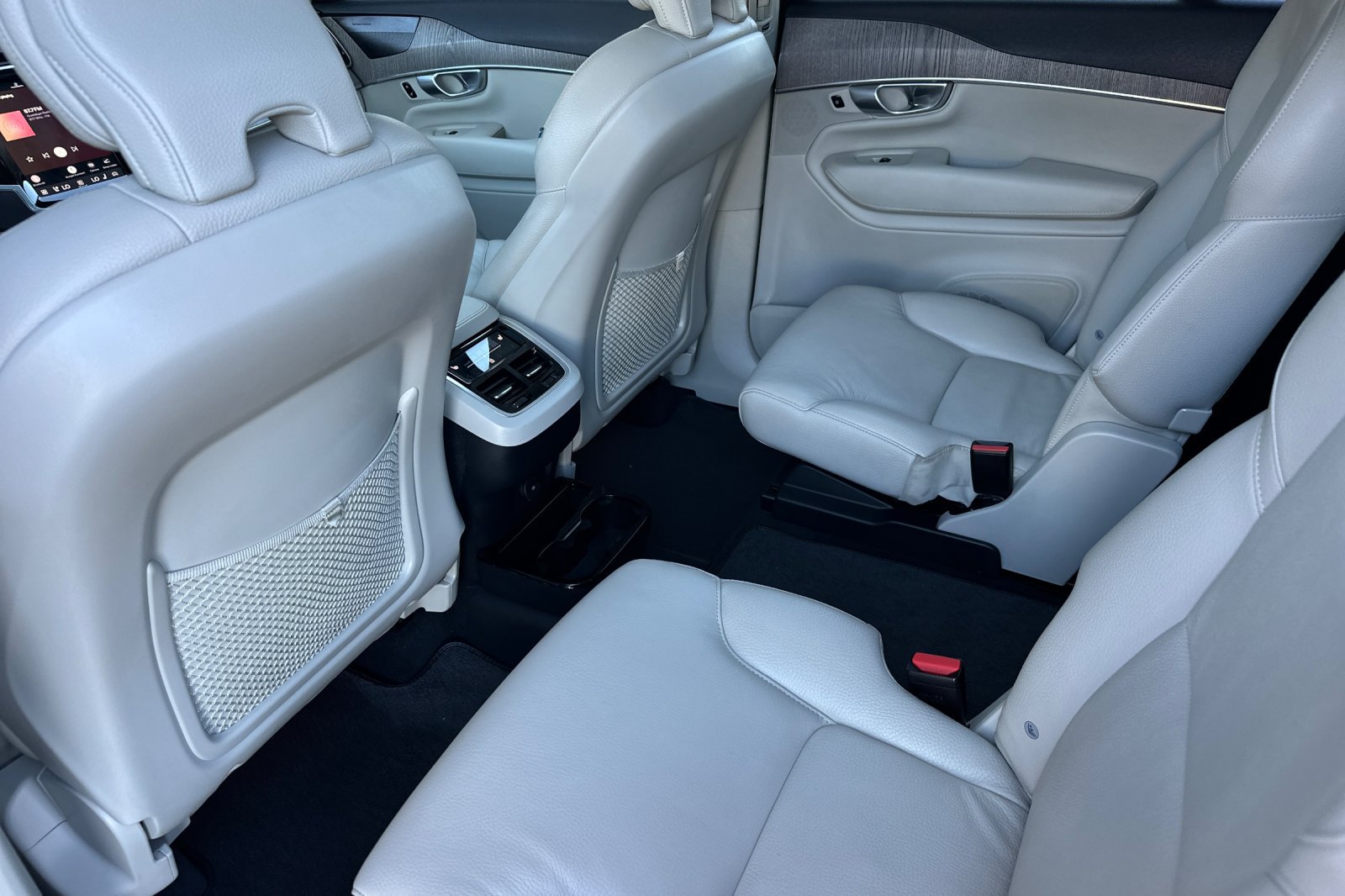 Certified 2023 Volvo XC90 B6 Plus w/ Protection Package Premier AWD/4WD image 13