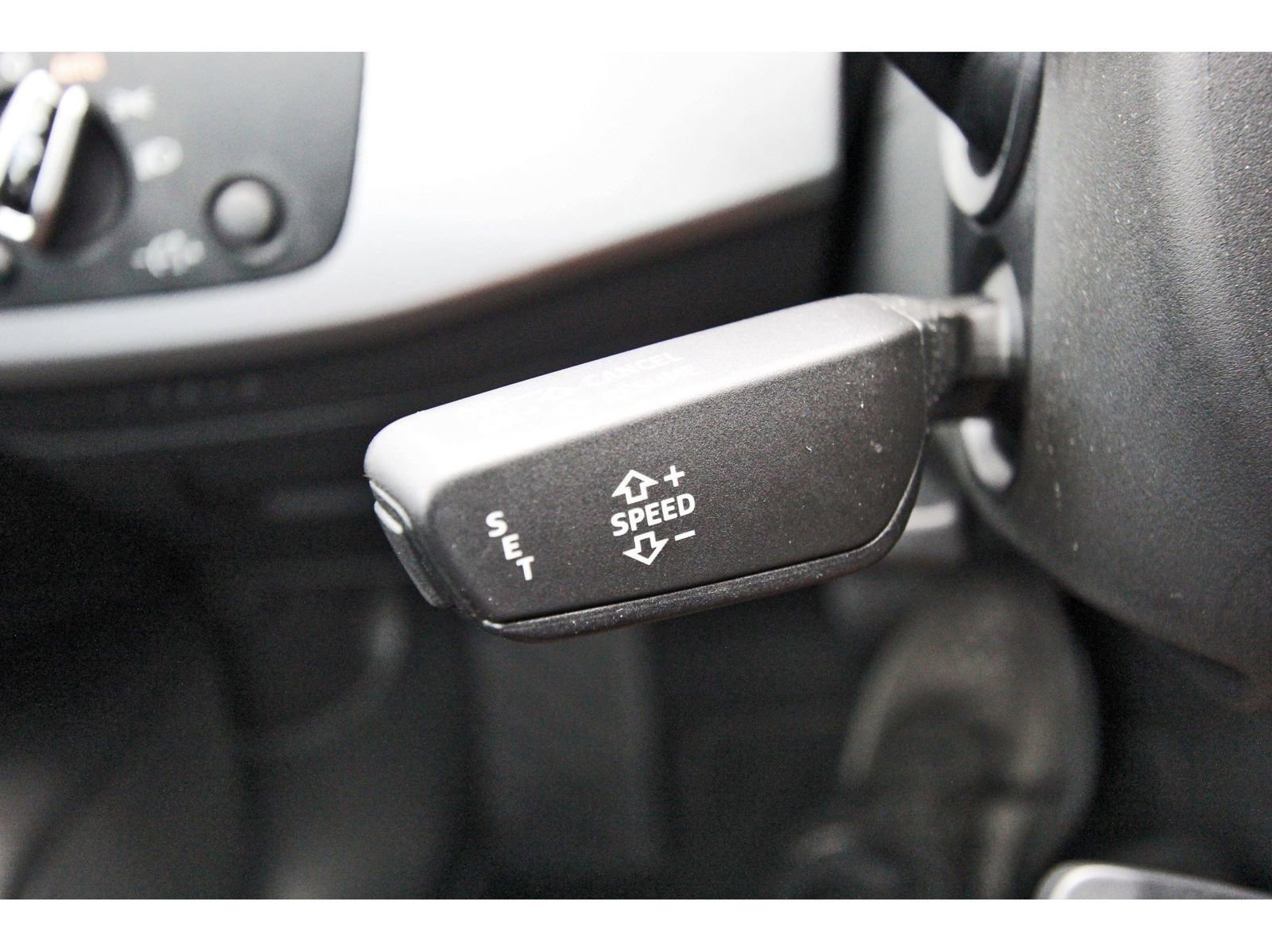 Used 2017 Audi A4 2.0T Premium image 18