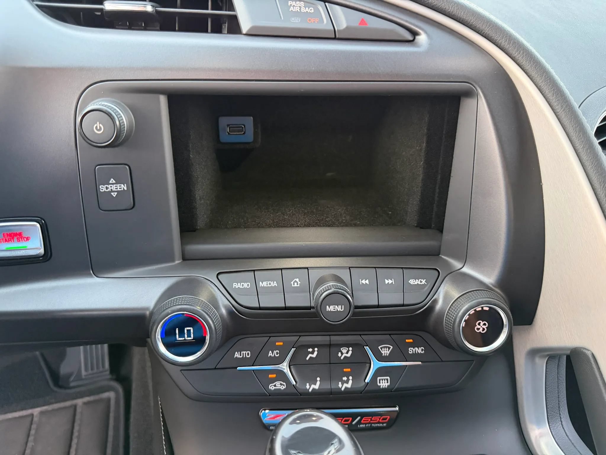 Used 2018 Chevrolet Corvette Z06 RWD image 32