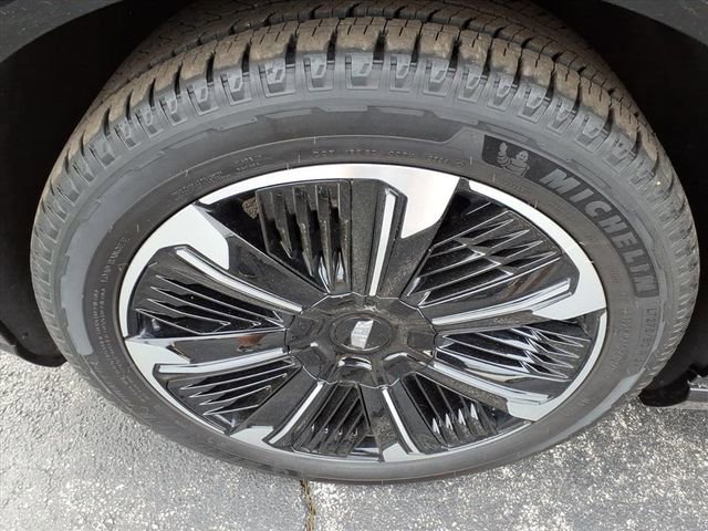 Used 2025 Cadillac Escalade IQ Sport 2 image 12